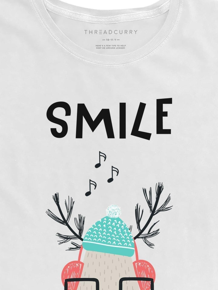 Smile with Reindeer Tshirt - THREADCURRY